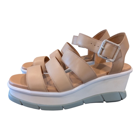 Sorel Beige and White Wedge Sandals - Picture 4 of 8
